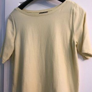 Banana Republic short sleeves sweater in soft yellow
